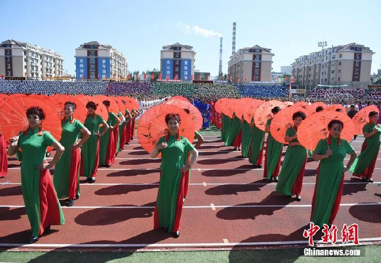 5599人同穿旗袍創吉尼斯世界紀錄