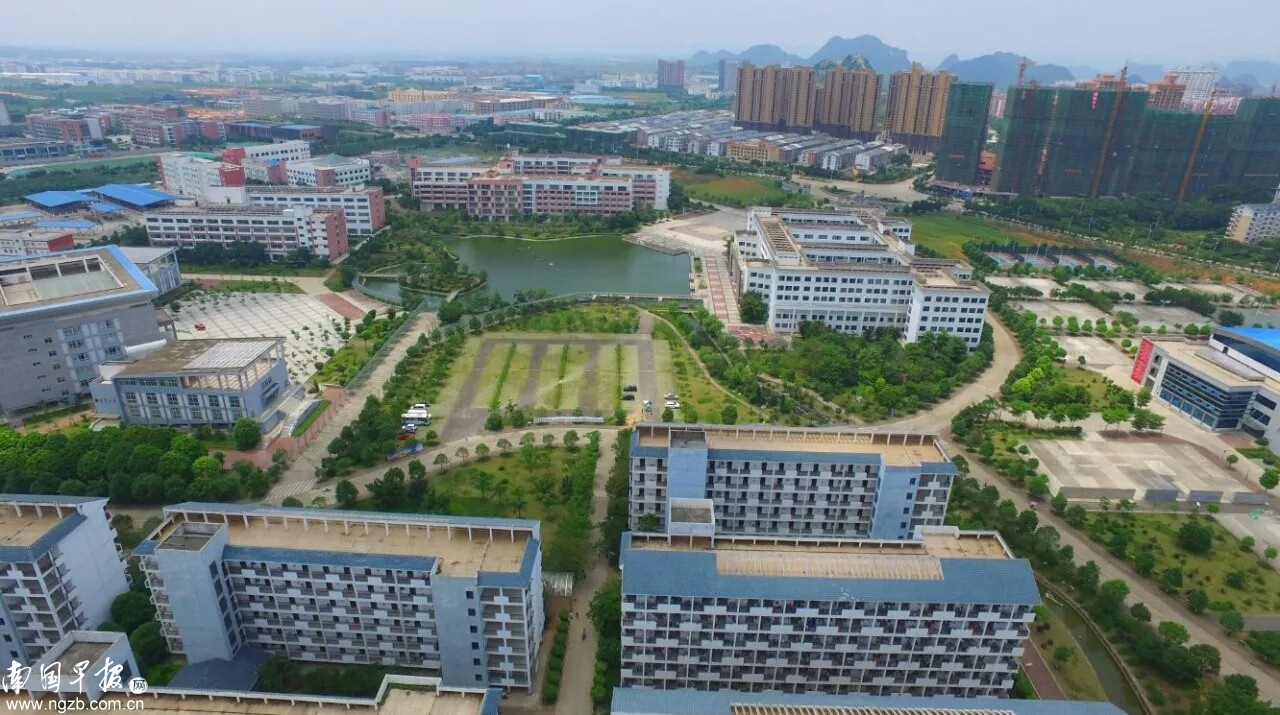 學生上鋪摔下身亡