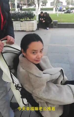 老公嬰兒車推老婆