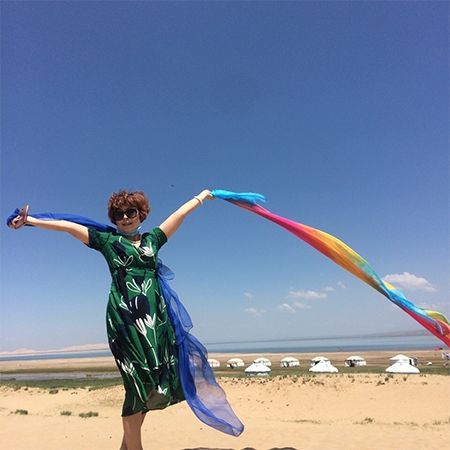 阿姨7條絲巾照相