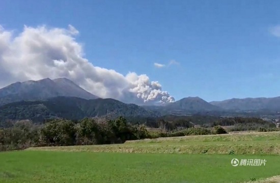 日本新燃岳火山噴發