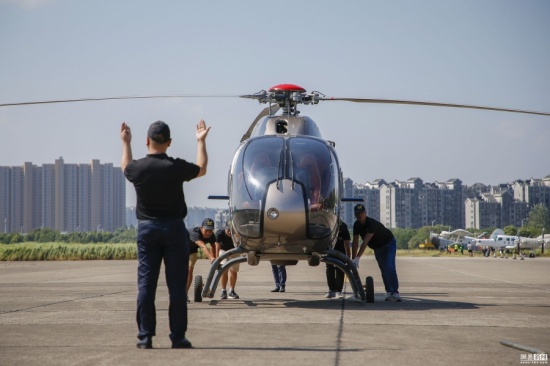 網購飛機送老婆