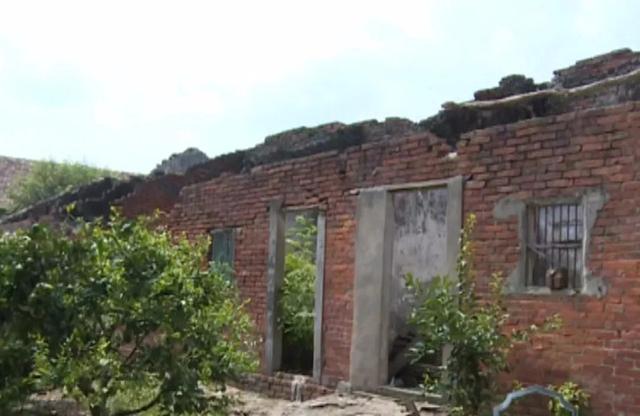 荊州40名男女藏身荒野聚眾賭博