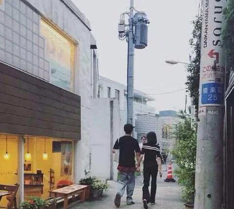 日本偶遇鄭爽張恒