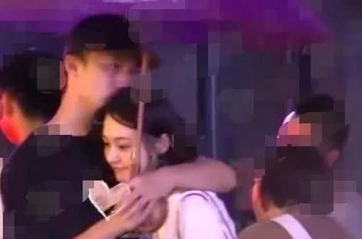 日本偶遇鄭爽張恒