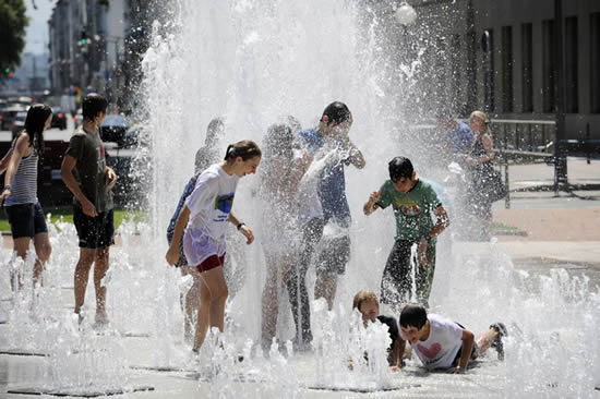 法國高溫?zé)崴? width=