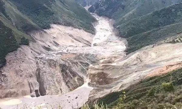 川藏交界出現裂縫