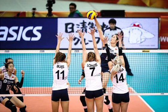 中國女排小組第一