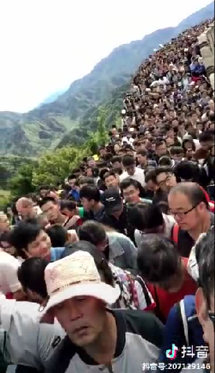 網紅景點堵上熱搜