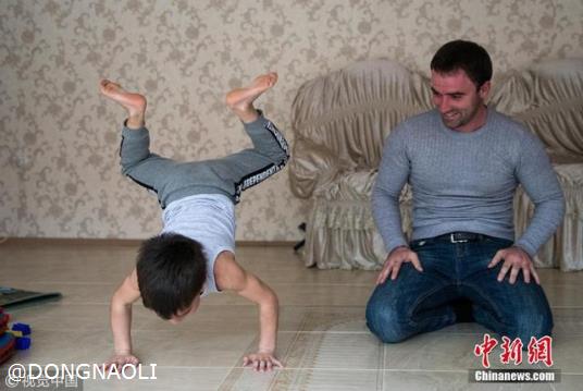 連做4105個俯臥撐