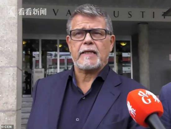 男子申請(qǐng)改小年齡