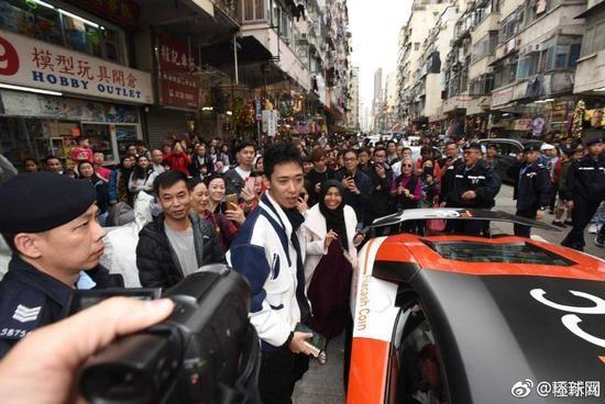 撒20萬(wàn)現(xiàn)金被抓