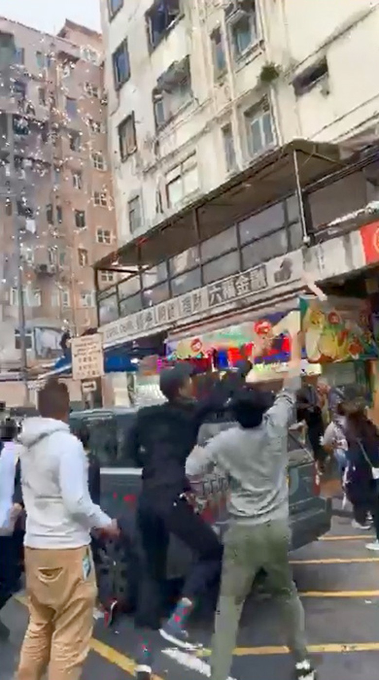 香港上演天上掉錢