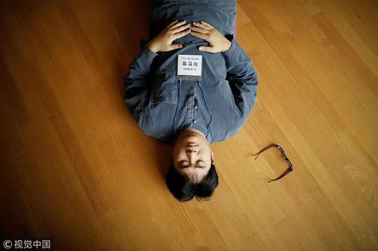 花錢蹲監獄放松