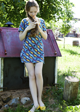 金發美女virginia sun 漂亮的花裙子