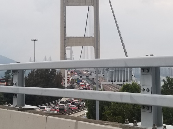 香港5輛巴士連撞