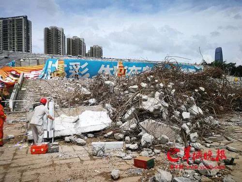 深圳體育中心倒塌