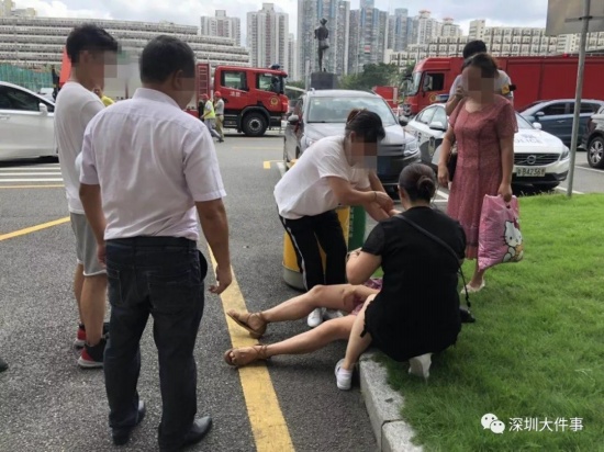 深圳體育中心倒塌