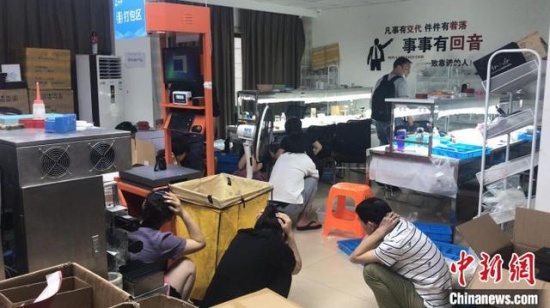 網紅主播直播間賣假貨當場被抓