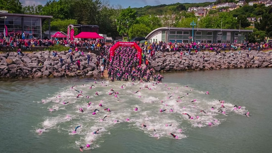 威爾士鐵人三項(xiàng)在Fishguard 舉行