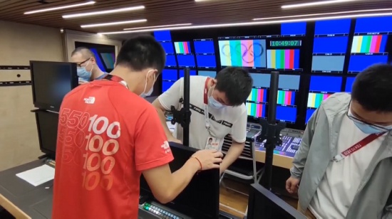 東京街頭的京牌車開工了