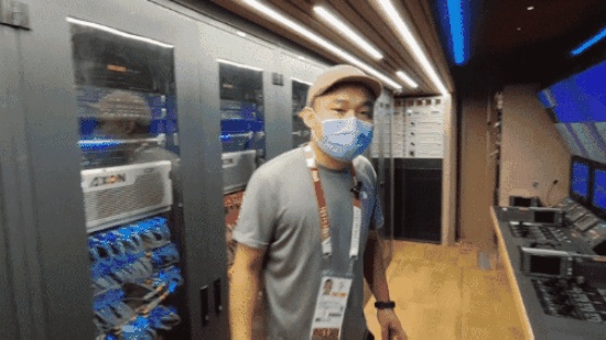 東京街頭的京牌車開工了