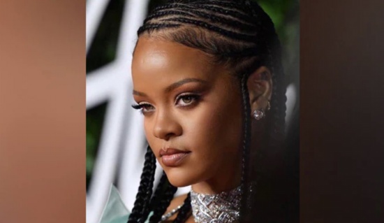 歌手蕾哈娜身價17億美元