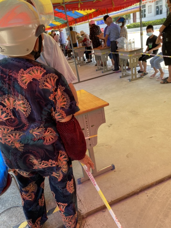 揚州一醫護人員核檢現場被感染