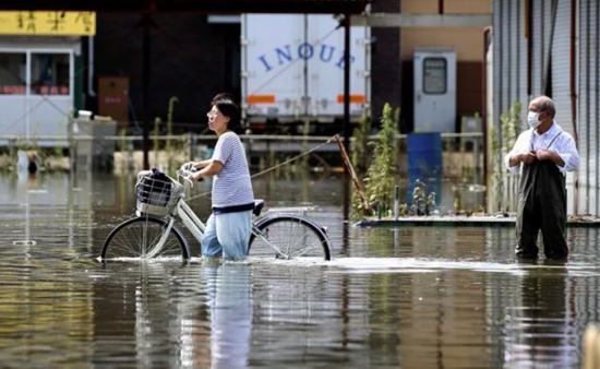 暴雨襲擊日本 