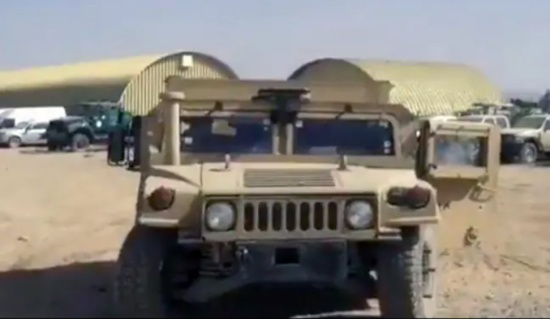塔利班穿著美軍制服駕駛悍馬讓美國尷尬