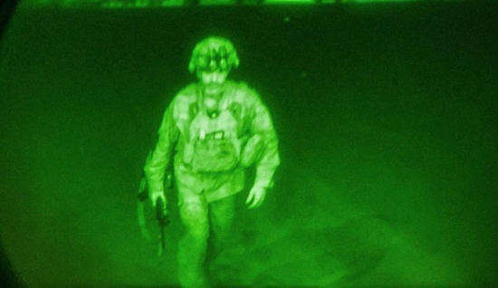 最后一名美國士兵離開阿富汗 結束美國最長的戰爭