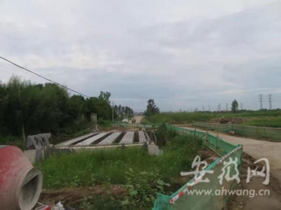 男子醉駕掉水溝致兩名幼子身亡