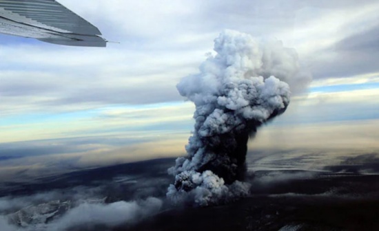 冰島將其最活躍火山格里姆斯沃特火山爆發發布橙色預警