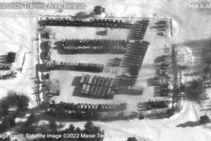 俄羅斯在烏克蘭邊境附近大規(guī)模集結(jié)軍隊(duì)