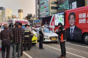 韓總統(tǒng)候選人競選車上2人死亡 死因不明
