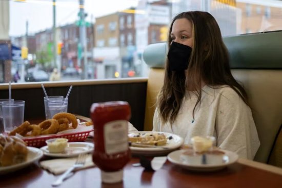 費城將在強制實施室內戴口罩幾天后結束