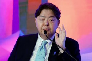 日本外長首次訪問所羅門群島時(shí)討論安全問題