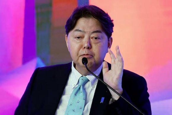 日本外長首次訪問所羅門群島時討論安全問題