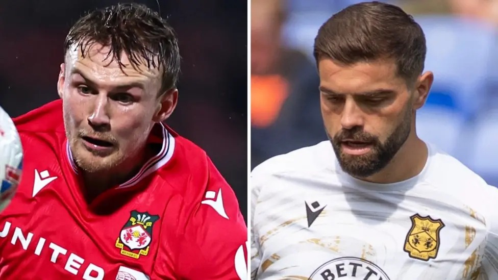 薩姆·達爾比(左)和喬丹·戴維斯代表雷克瑟姆隊出戰