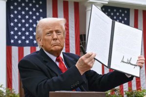 特朗普39%關稅生效 瑞士奢侈品價格暴漲