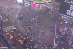 紐約時代廣場槍擊案致3人受傷 嫌疑人被拘留