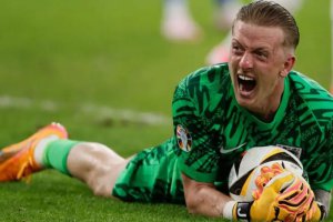 守門員八秒規則守門員從接球到出球的時間將被限制