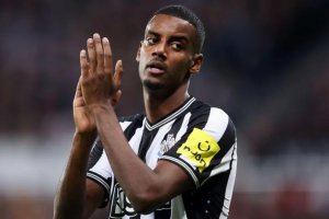 紐卡斯爾前鋒伊薩克仍然決心加盟利物浦