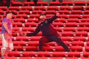 南美杯比賽因球迷沖突取消