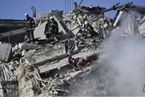 俄羅斯對(duì)烏克蘭軍事目標(biāo)發(fā)動(dòng)遠(yuǎn)程打擊