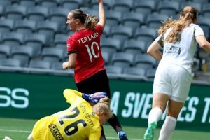 歐洲女子足球冠軍聯(lián)賽曼聯(lián)4-0埃因霍溫