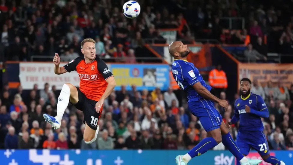 比賽原本有望以0-0戰平，直到第85分鐘瑞恩·約翰遜的烏龍球