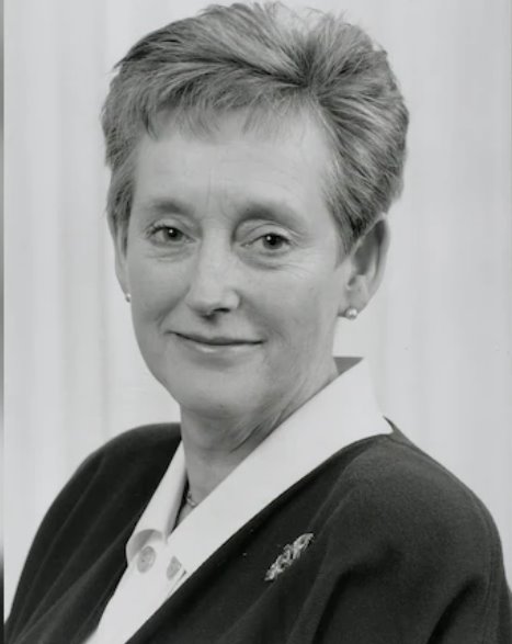 1996 年,里明頓被授予女爵士稱號,這是英國政府授予的最高榮譽之一。