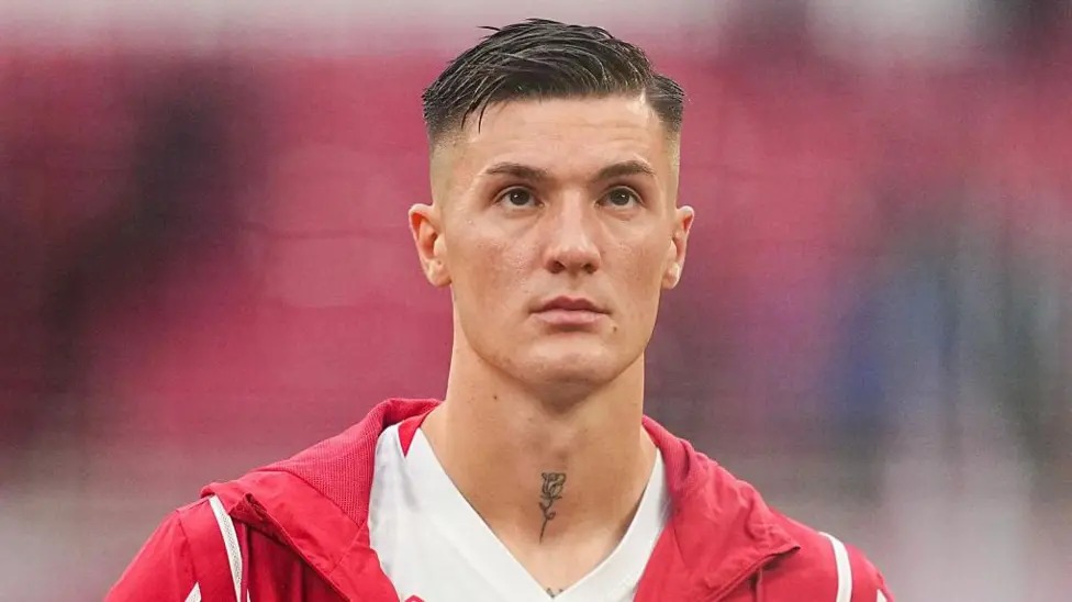 本杰明·塞斯科代表斯洛文尼亞出場41次，攻入16球