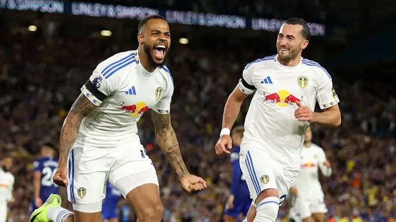 Lukas Nmecha和Jack Harrison慶祝